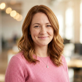 Director Servicii Clienți la Cuget Partanță, Emily Watson